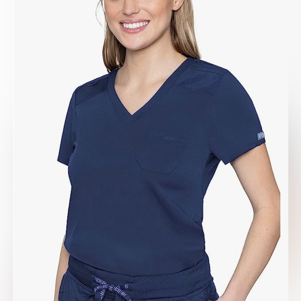 Med Couture Touch Women’s Chest Pocket Tuck in Top-Navy